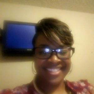 Meet your Posher, Carla